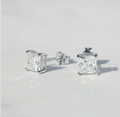 Princess Cut Silver & VVS1 Moissanite