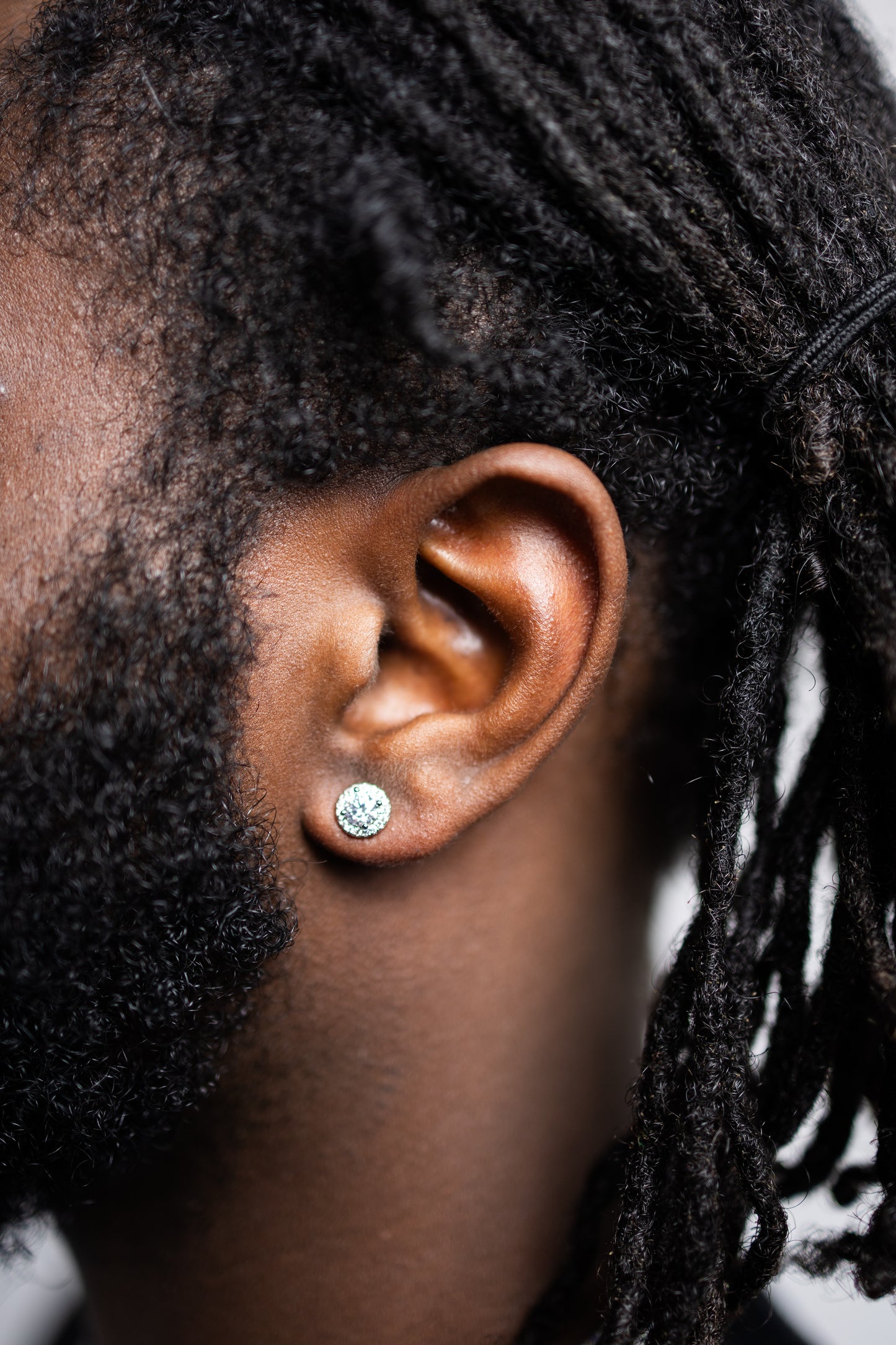 Halo Cut Silver & VVS1 Moissanite